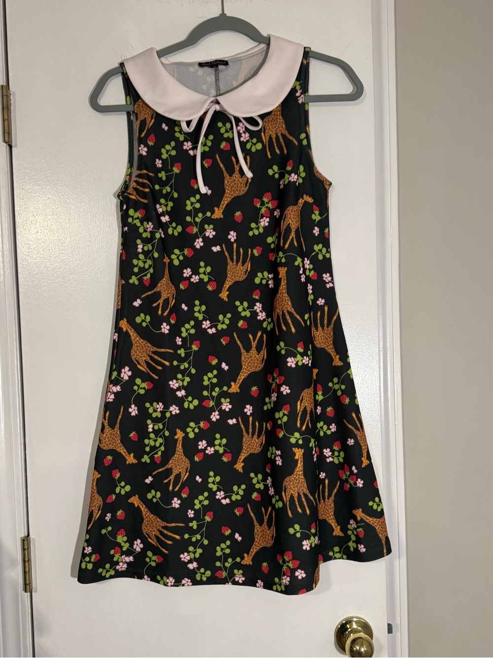 Women Black giraffe  Print Dress with White Peter Pan Collar stretchy adorable